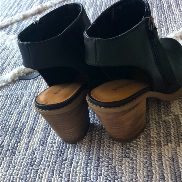 Nine West cut out booties - Picture 5 of 6